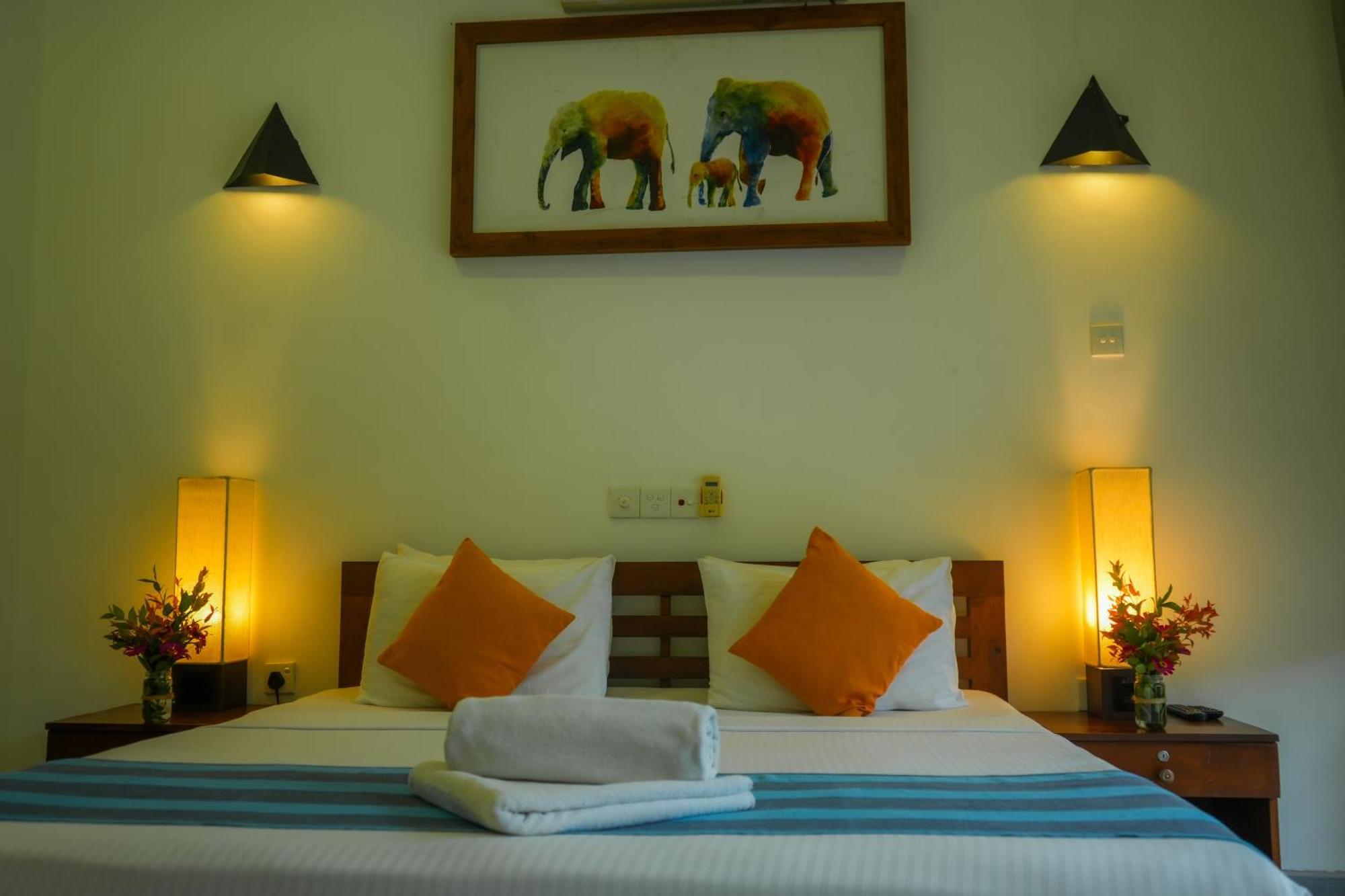 Hotel Athgira Udawalawe Exterior photo