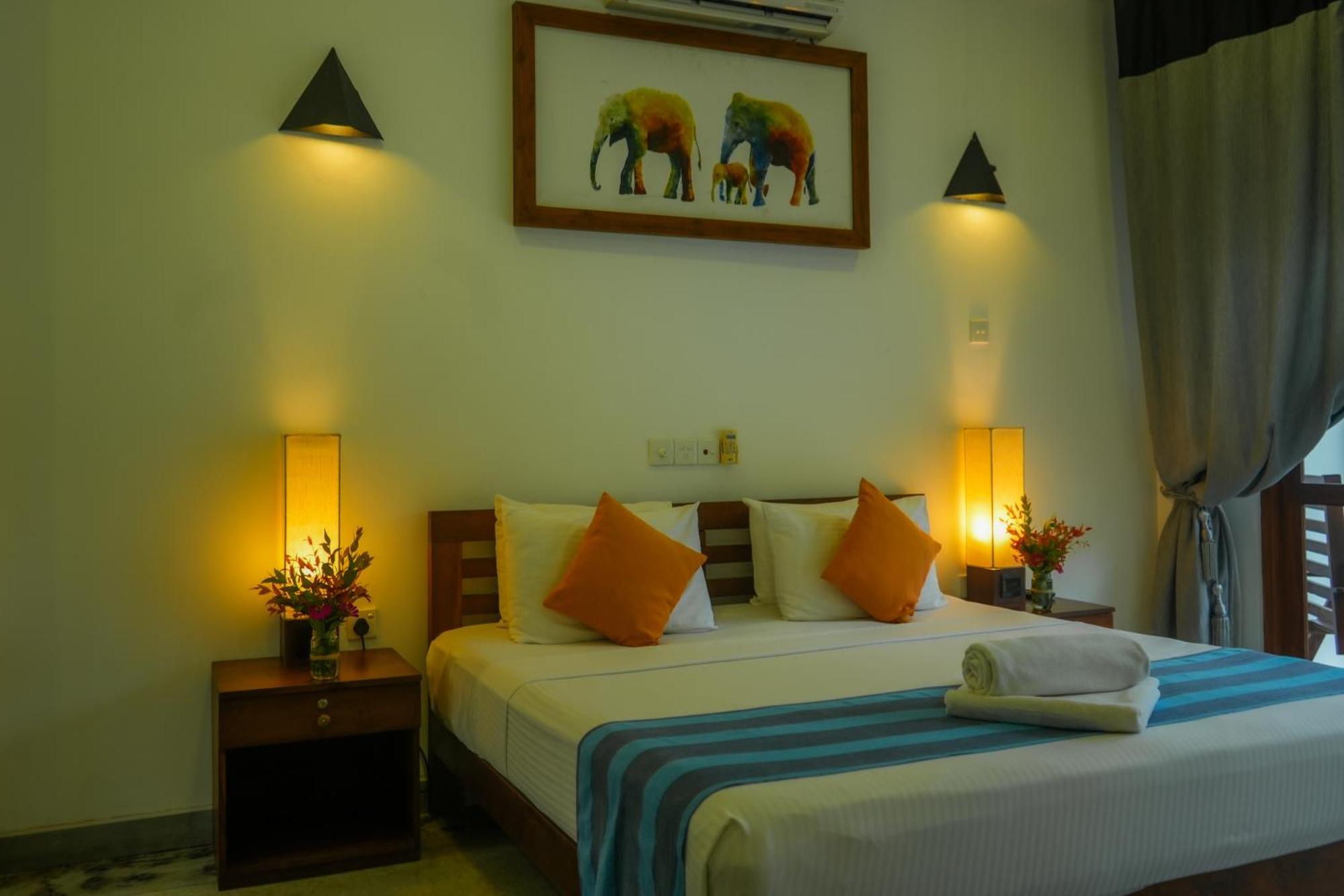 Hotel Athgira Udawalawe Exterior photo