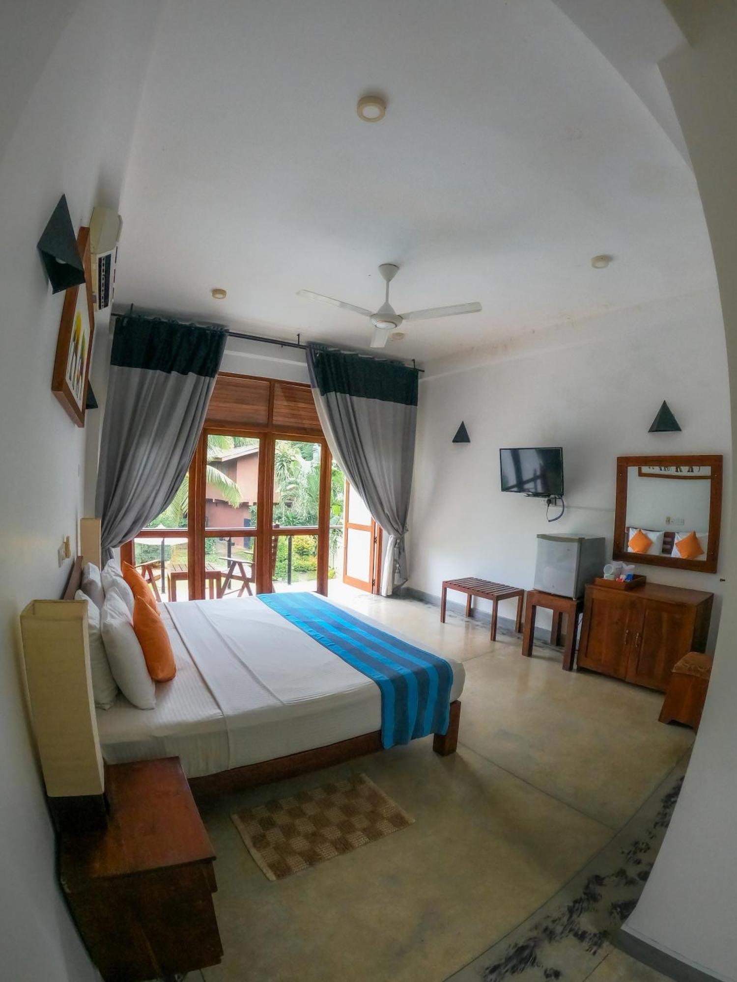Hotel Athgira Udawalawe Exterior photo
