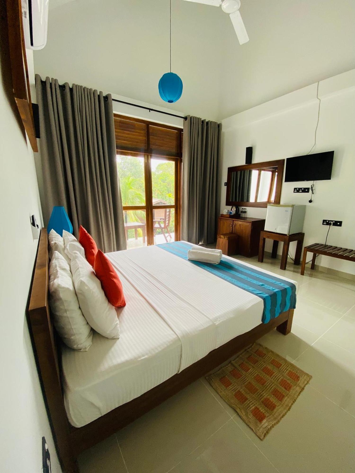 Hotel Athgira Udawalawe Exterior photo