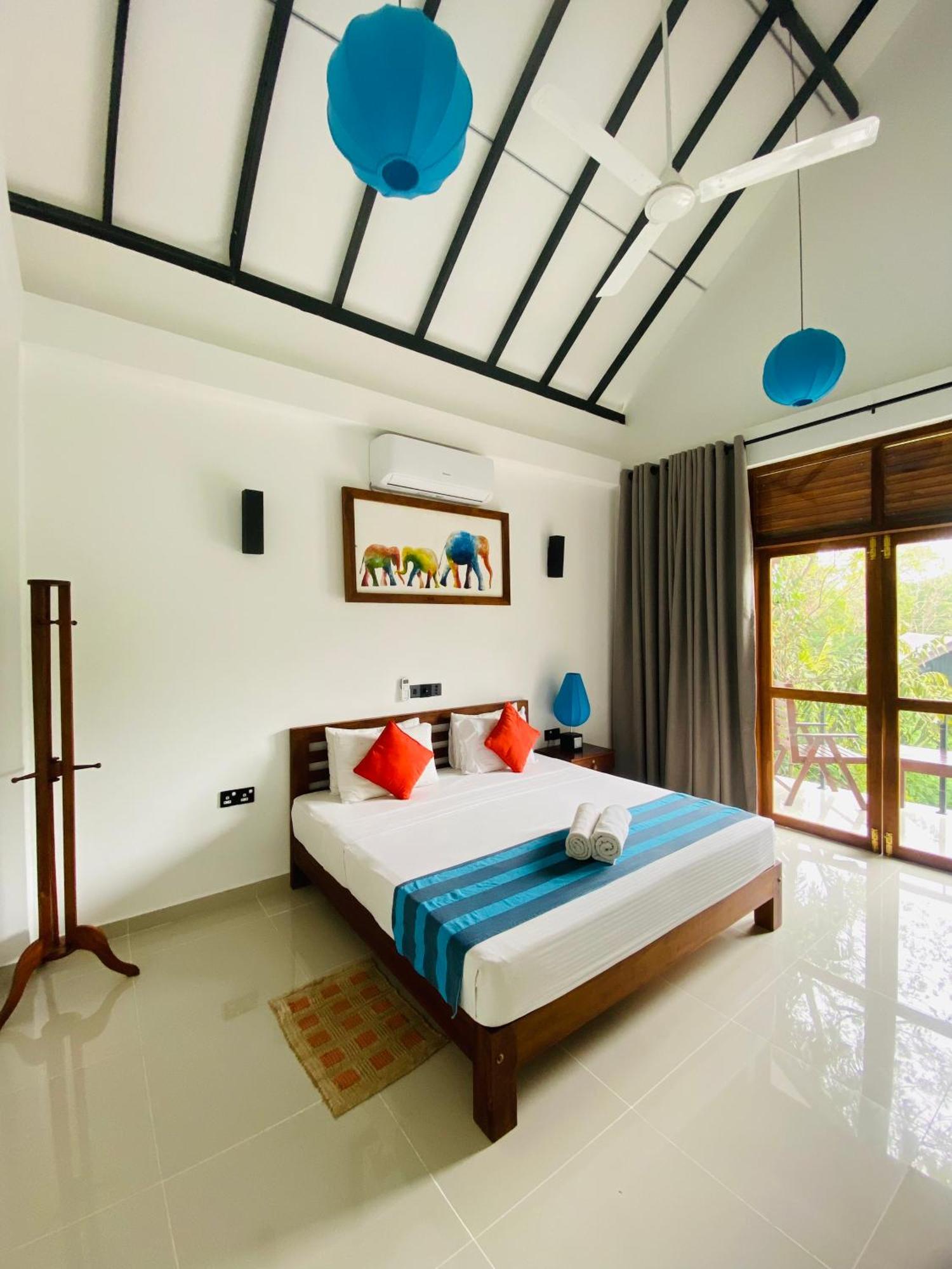 Hotel Athgira Udawalawe Exterior photo