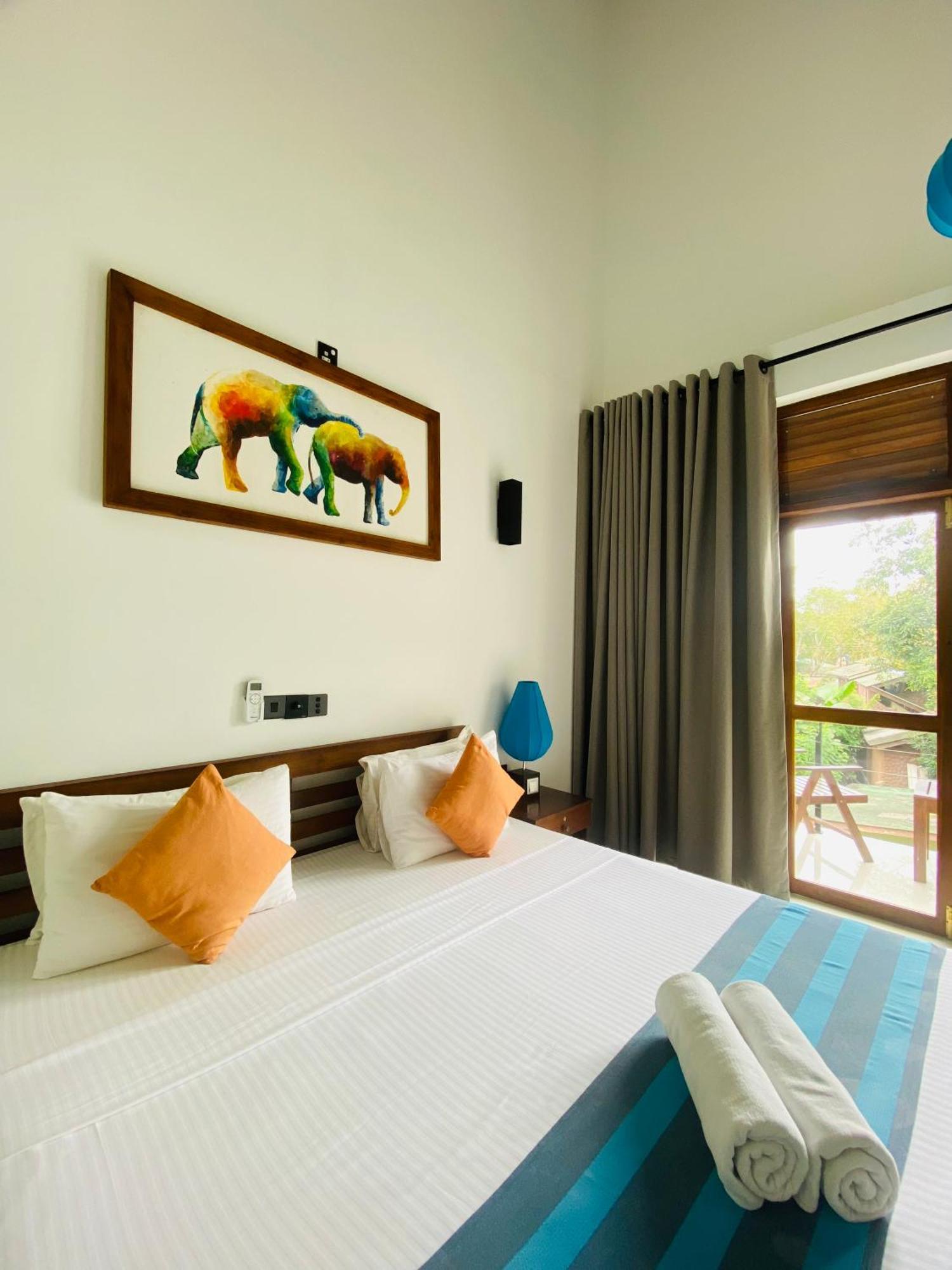 Hotel Athgira Udawalawe Exterior photo