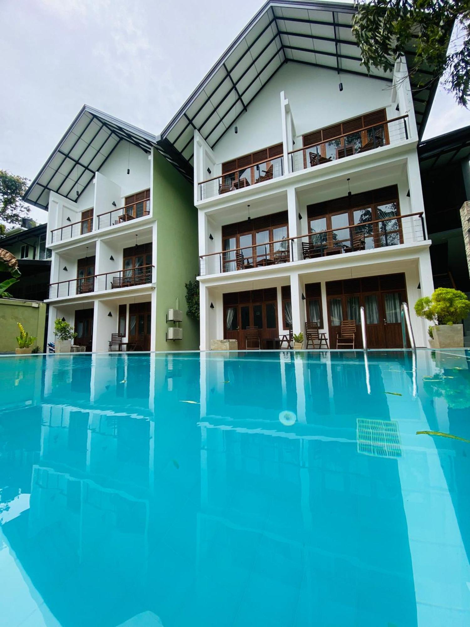 Hotel Athgira Udawalawe Exterior photo